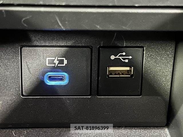 Toyota AQUA 2022-10 260247-12