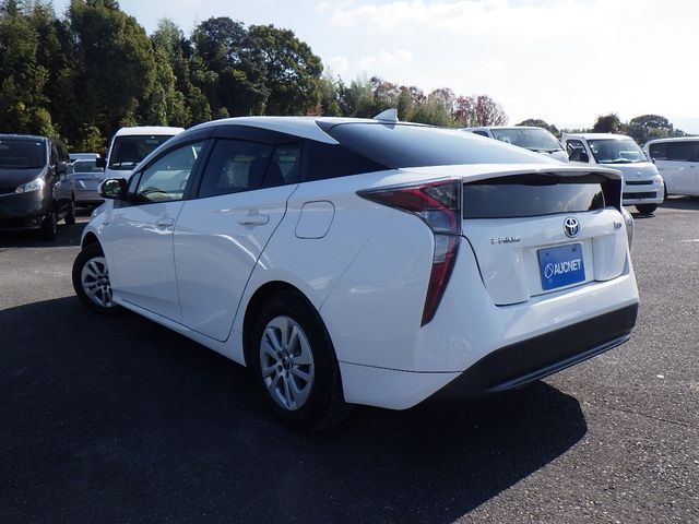 Toyota PRIUS 2017-11 181683-2