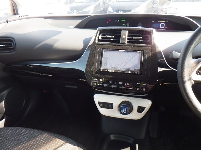 Toyota PRIUS 2017-11 181683-15