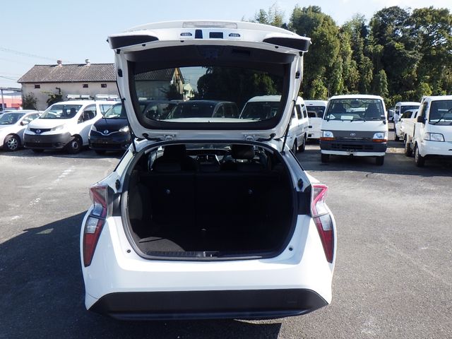 Toyota PRIUS 2017-11 181683-20