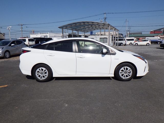 Toyota PRIUS 2017-11 181683-4
