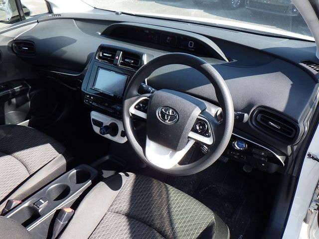 Toyota PRIUS 2017-11 181683-1