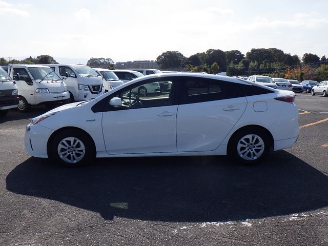 Toyota PRIUS 2017-11 181683-6