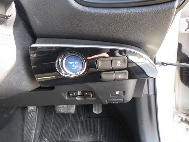 Toyota PRIUS 2017-11 181683-16