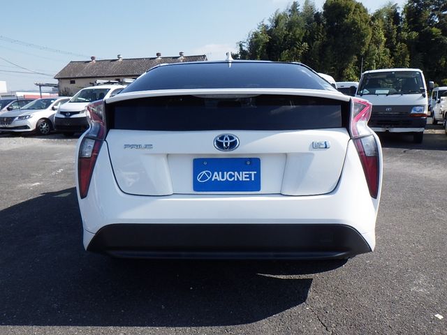 Toyota PRIUS 2017-11 181683-5