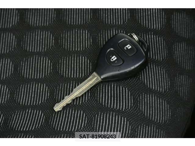 Toyota IQ 2012-03 221614-17