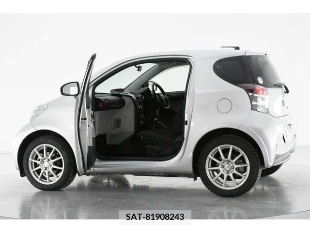 Toyota IQ 2012-03 221614-16