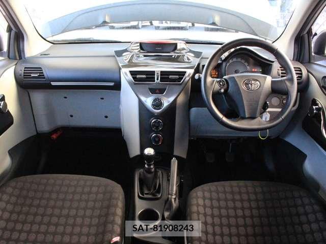 Toyota IQ 2012-03 221614-1