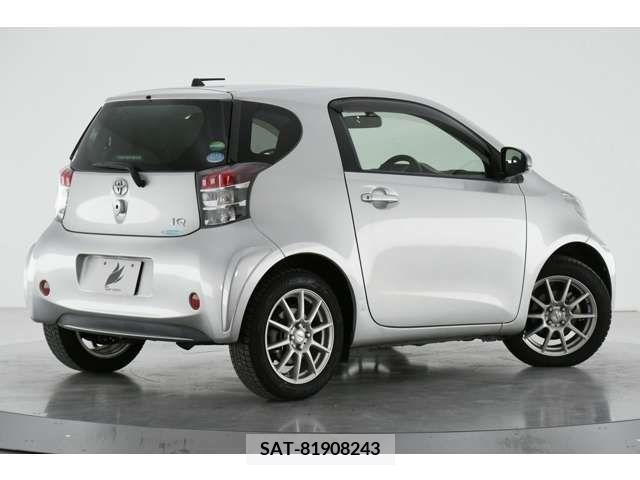 Toyota IQ 2012-03 221614-4
