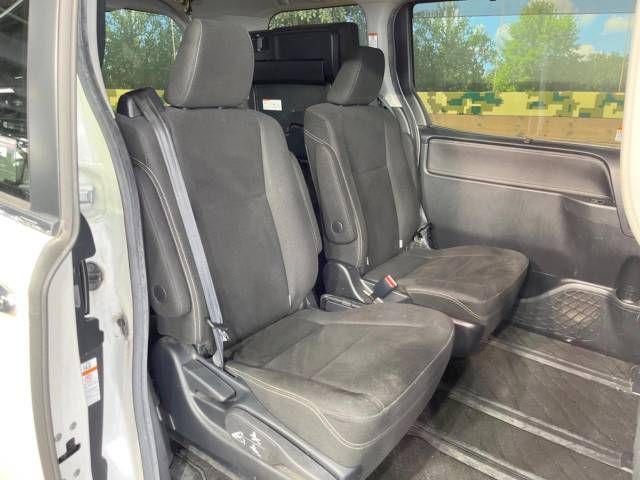 Toyota ESQUIRE 2015-04 193334-9
