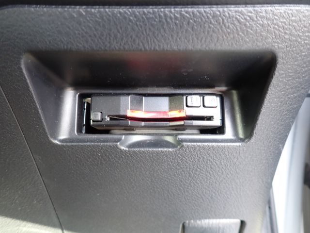 Toyota VITZ 2018-04 190137-13