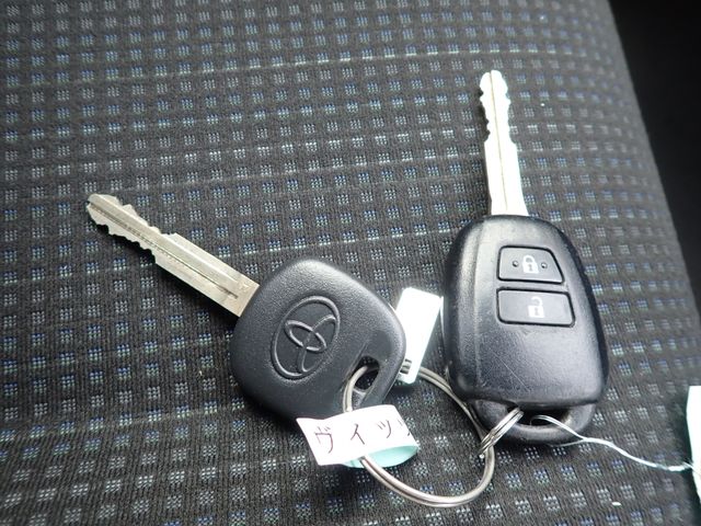 Toyota VITZ 2018-04 190137-17