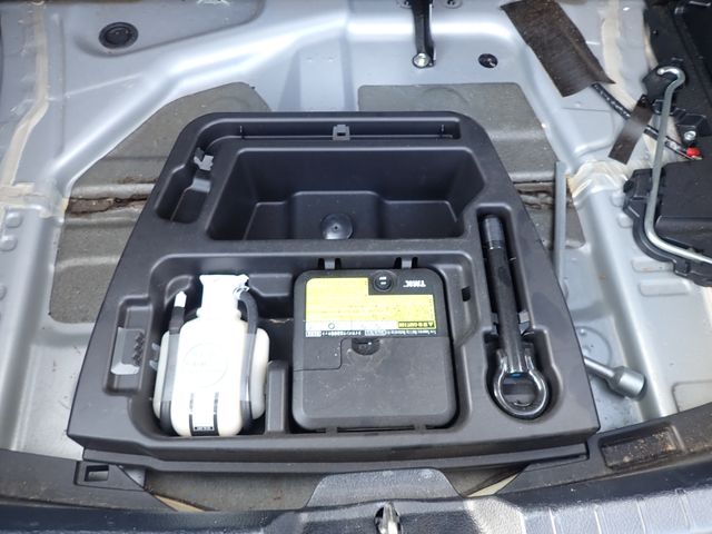 Toyota VITZ 2018-04 190137-22