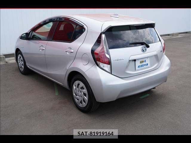 Toyota AQUA 2017-03 356088-4