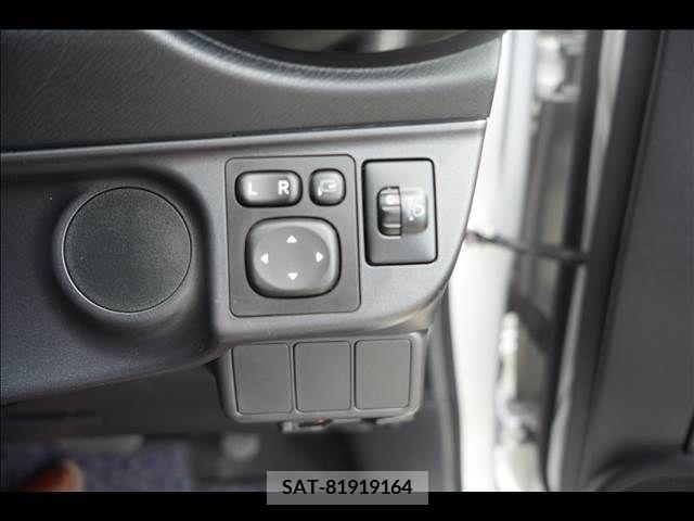Toyota AQUA 2017-03 356088-14