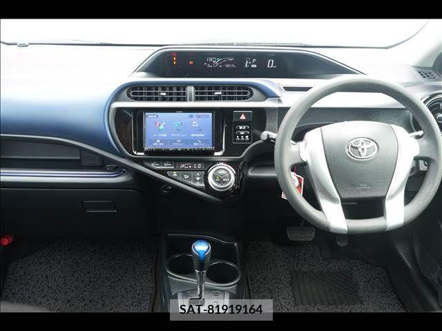 Toyota AQUA 2017-03 356088-8