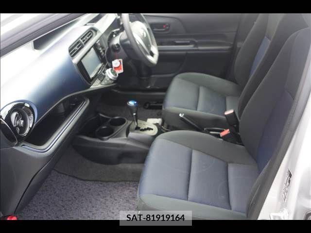 Toyota AQUA 2017-03 356088-7