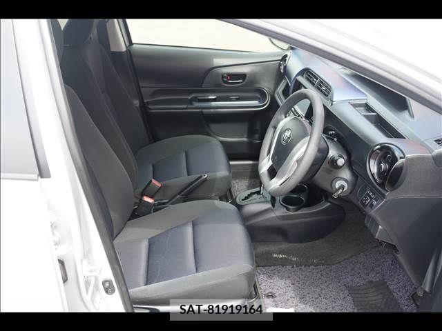 Toyota AQUA 2017-03 356088-6