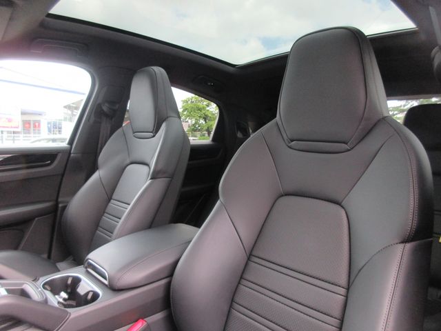 Porsche CAYENNE 2022-01 15716-15