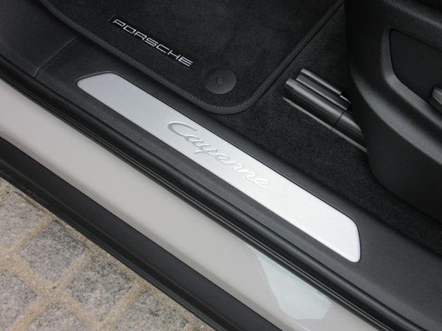 Porsche CAYENNE 2022-01 15716-19