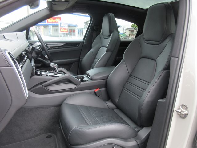 Porsche CAYENNE 2022-01 15716-14