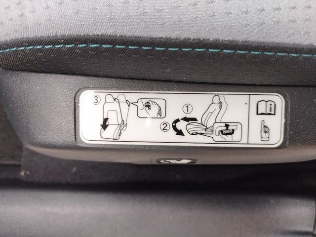 Toyota PRIUS 2016-10 186484-11