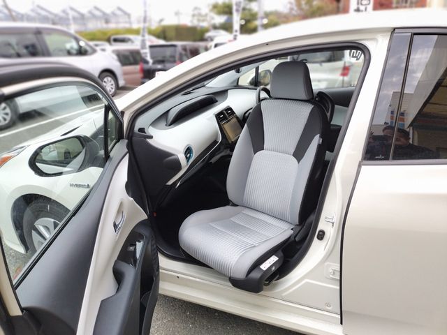 Toyota PRIUS 2016-10 186484-10