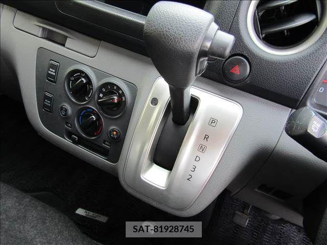Nissan Caravan 2015-03 302272-7