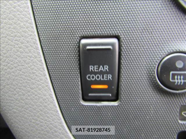 Nissan Caravan 2015-03 302272-6