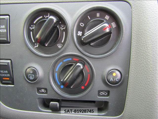 Nissan Caravan 2015-03 302272-4