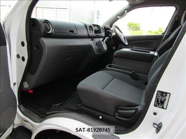 Nissan Caravan 2015-03 302272-12