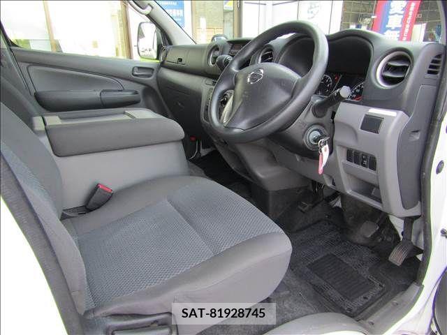 Nissan Caravan 2015-03 302272-10