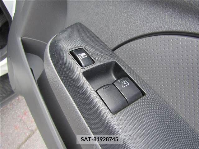 Nissan Caravan 2015-03 302272-2