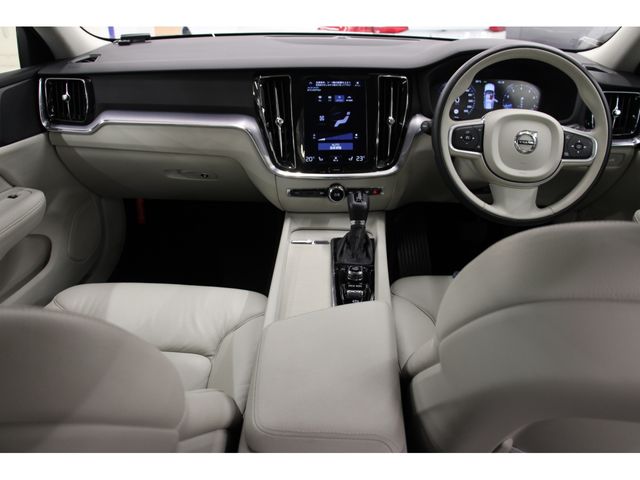 Volvo V60 2018-12 21427-1