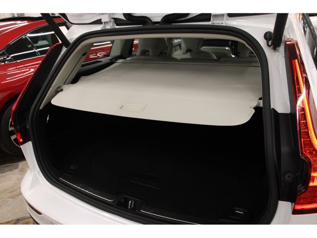 Volvo V60 2018-12 21427-27