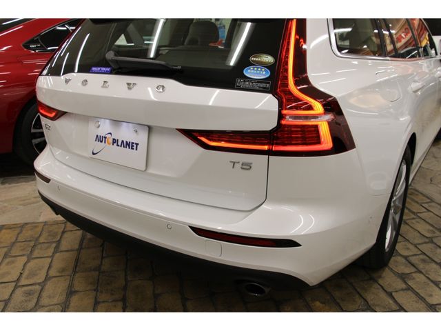 Volvo V60 2018-12 21427-21