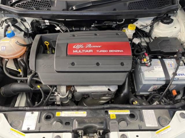 ALFA ROMEO GIULIETTA 2016-02 195299-17