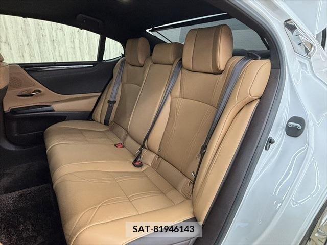 Lexus ES 2019-04 387672-20