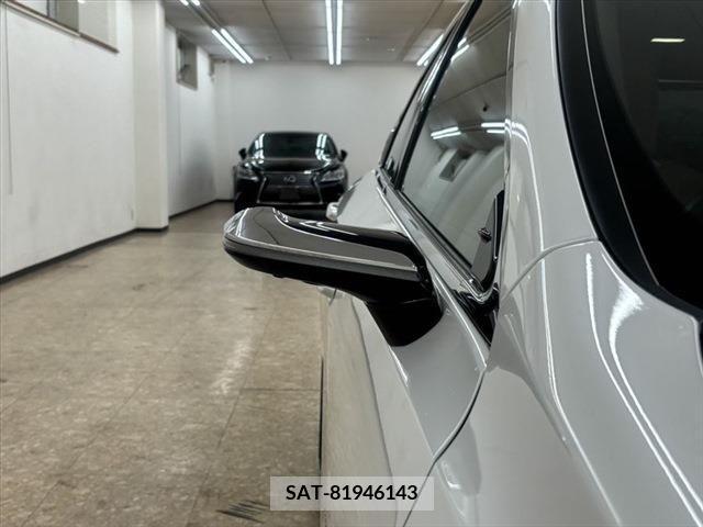 Lexus ES 2019-04 387672-11