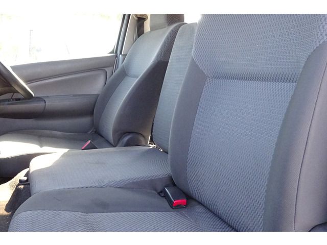Nissan NV350 Caravan 2015-07 25084-16