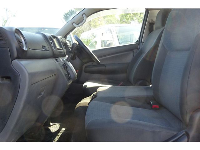 Nissan NV350 Caravan 2015-07 25084-15