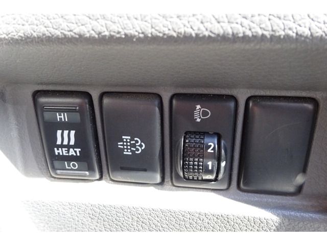 Nissan NV350 Caravan 2015-07 25084-12