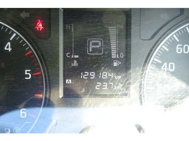 Nissan NV350 Caravan 2015-07 25084-19