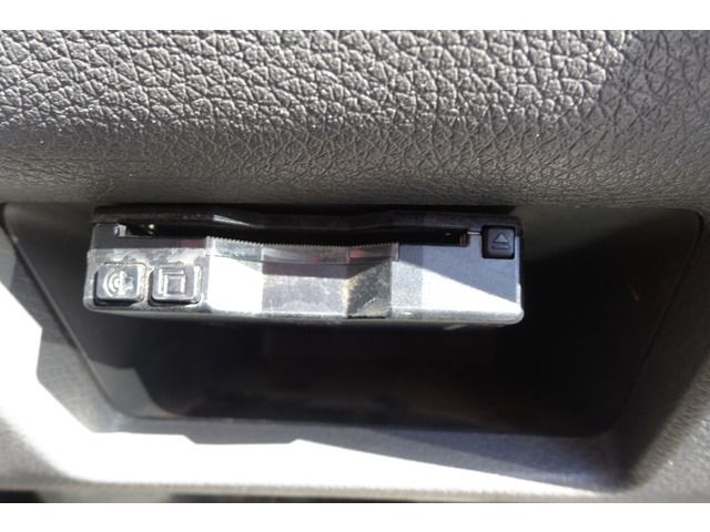 Nissan NV350 Caravan 2015-07 25084-10