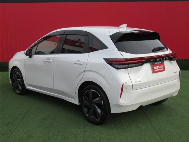 Nissan AURA 2022-11 195240-1