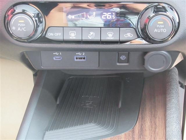 Nissan AURA 2022-11 195240-10