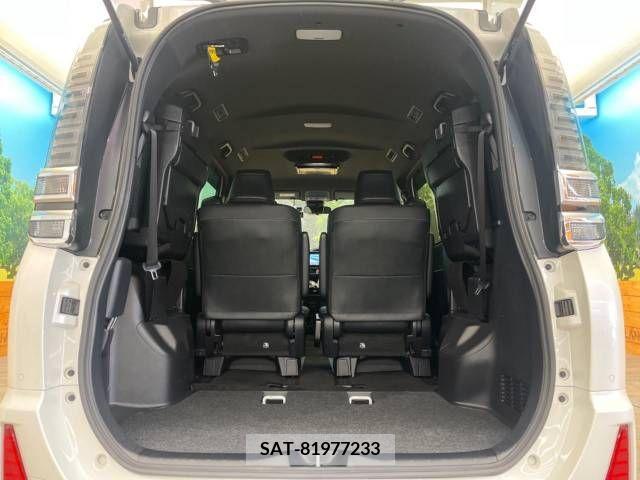 Toyota VOXY 2021-12 288921-10