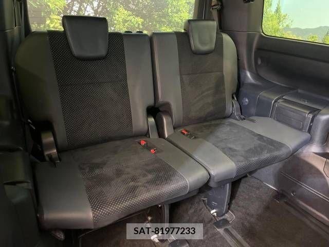 Toyota VOXY 2021-12 288921-9