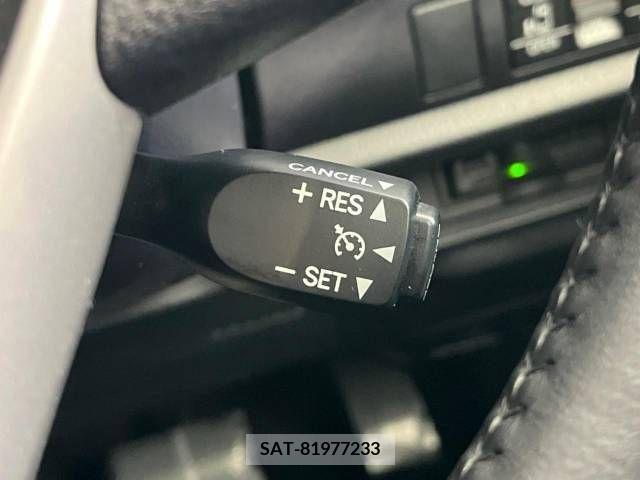 Toyota VOXY 2021-12 288921-6