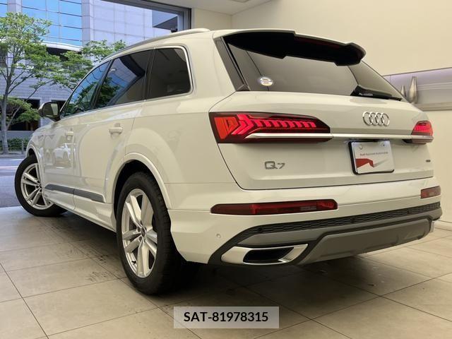 Audi Q7 2023-11 378966-5